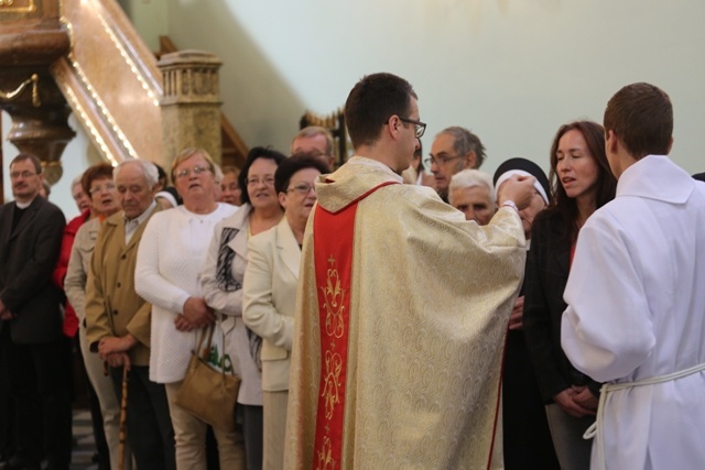 Zawierzenie szkół katolickich i parafii św. Marii Magdaleny