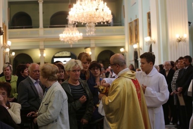 Zawierzenie szkół katolickich i parafii św. Marii Magdaleny