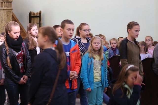 Zawierzenie szkół katolickich i parafii św. Marii Magdaleny