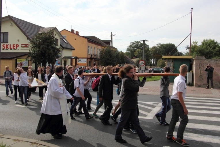 Symbole ŚDM w Krośniewicach