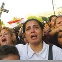 Koptyjscy chrześcijanie w Kairze protestują przed budynkiem egipskiej telewizji publicznej przeciwko prześladowaniom 