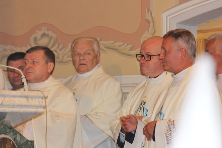 Symbole ŚDM w Żychlinie