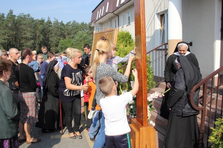 Symbole ŚDM w Mocarzewie