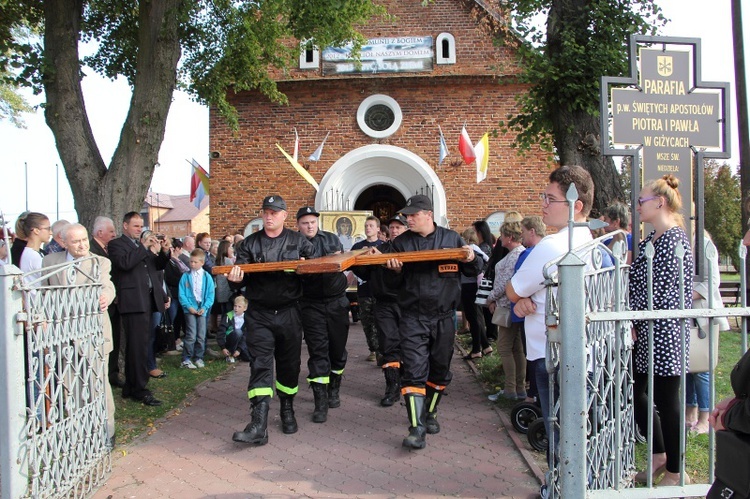 Symbole ŚDM w Giżycach