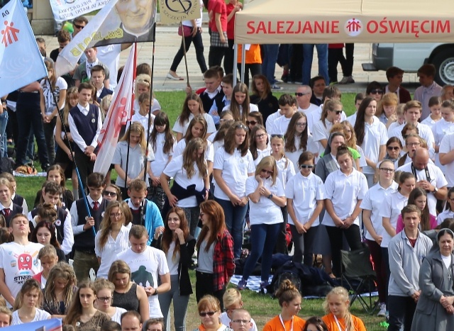 Salezjańscy uczniowie na 200. urodzinach ks. Bosko na Jasnej Górze