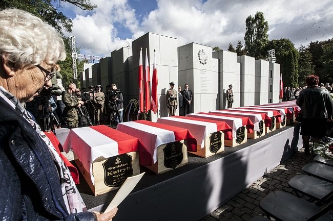 Pogrzeb niezłomnych na Powązkach