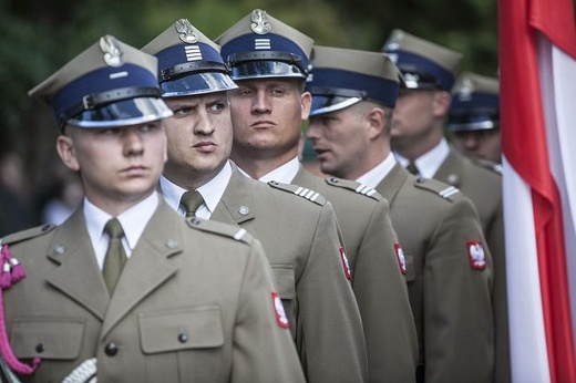 Cześć i chwała bohaterom