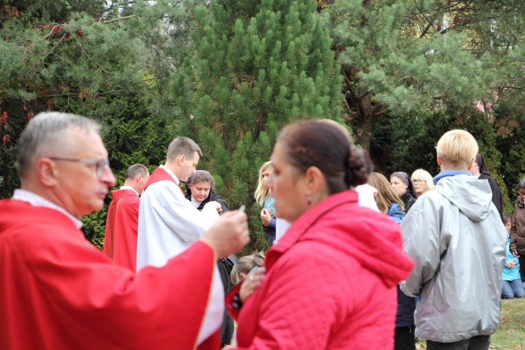 Pielgrzymka katechetów i nauczycieli do Chrust