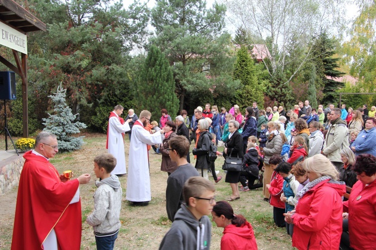 Pielgrzymka katechetów i nauczycieli do Chrust