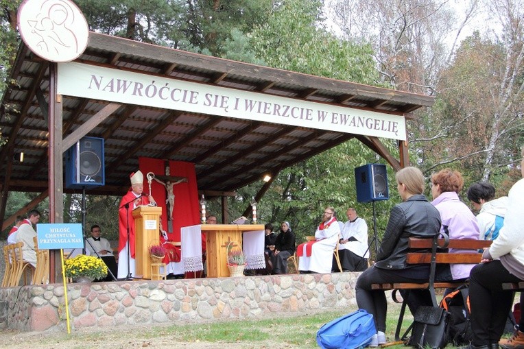 Pielgrzymka katechetów i nauczycieli do Chrust