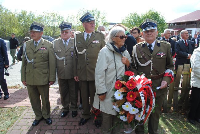 Patriotycznie w Momotach