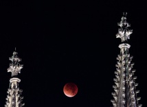 Czerwony Księżyc