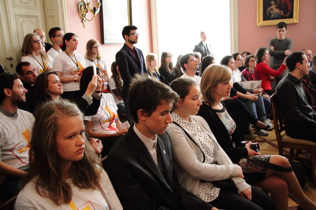 Prezentacja orędzia papieża Franciszka na ŚDM w Krakowie