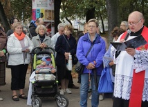 W Gdańsku Koronka do Bożego Miłosierdzia wybrzmiała głośno dzięki znacznej grupie modlących się osób