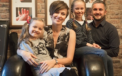 Joanna Dyduch jest żoną Piotra, mamą Ani i Oli