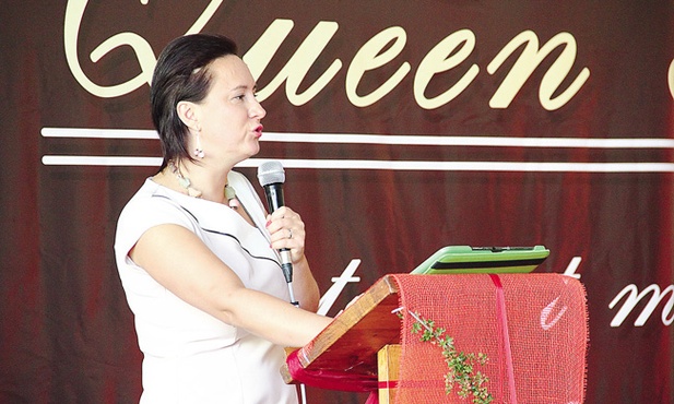  – Jeżeli będę mówić: jestem córką Króla, ale będę zgarbiona, ze spuszczonym wzrokiem, to nikt mi w to nie uwierzy – przekonuje M. Plucner