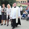  Relikwie papieża Polaka z parafii zostały w procesji przeniesione do Ośrodka Rehabilitacji Osób z Upośledzeniem Umysłowym im. Jana Pawła II