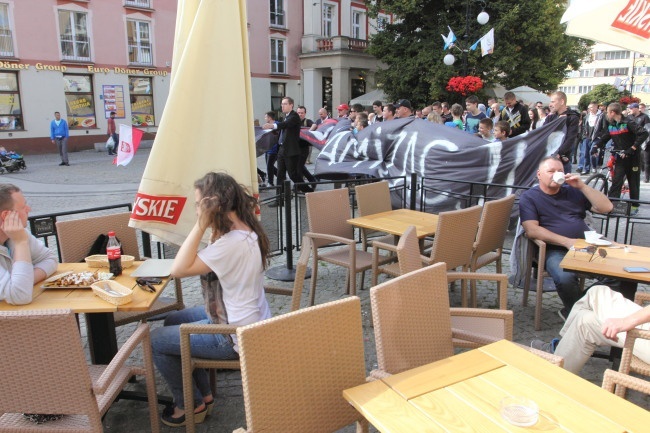 Krytycznie o imigrantach