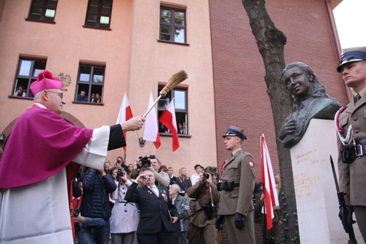 Pomnik "Inki" stanął na Woli