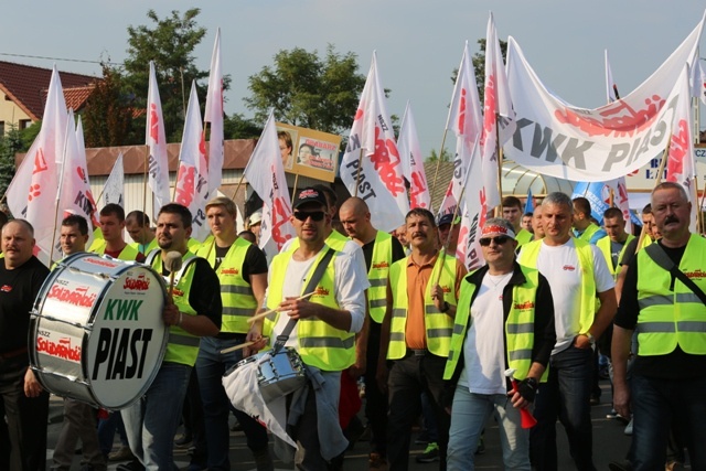 Manifestacja górników pod kopalnią "Brzeszcze"