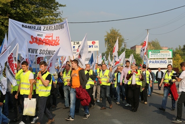 Manifestacja górników pod kopalnią "Brzeszcze"