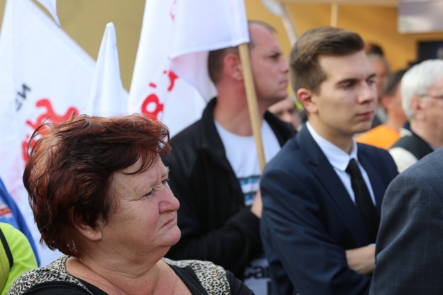 Manifestacja górników pod kopalnią "Brzeszcze"