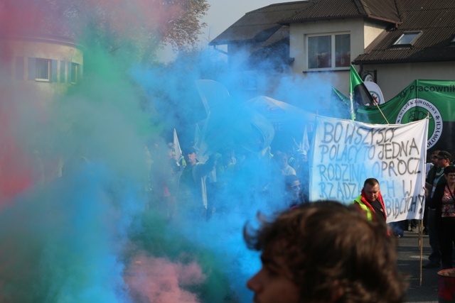 Manifestacja górników pod kopalnią "Brzeszcze"