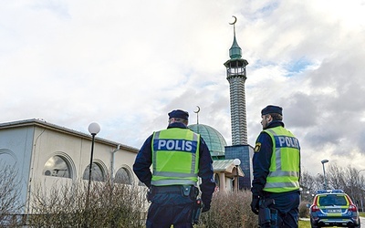 Dzielnice szwedzkich miast, określane w policyjnym raporcie jako „strefy no go”, najczęściej są zamieszkane przez islamskich imigrantów