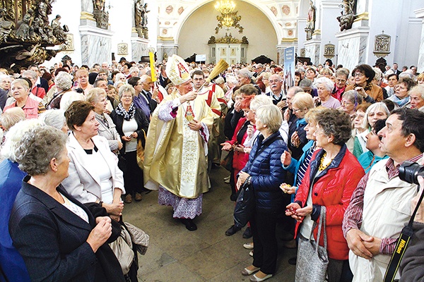 Róże różańcowe stanowią najliczniejszą grupę modlitewną w diecezji