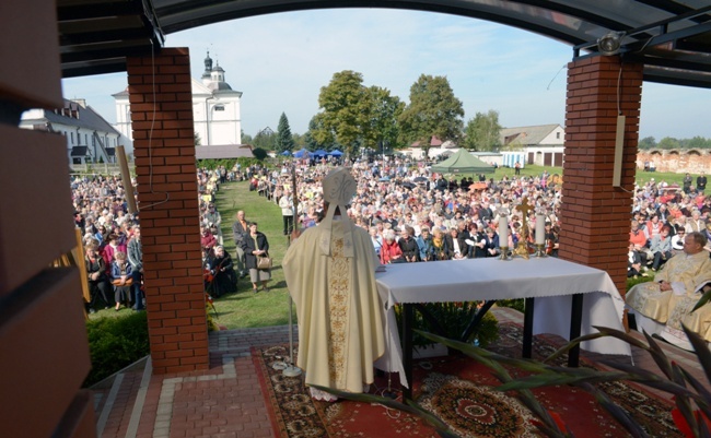 Pielgrzymka Kół Żywego Różańca do Wysokiego Koła