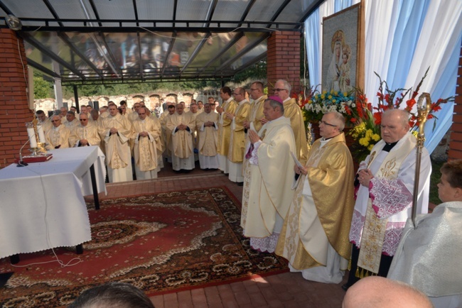 Pielgrzymka Kół Żywego Różańca do Wysokiego Koła