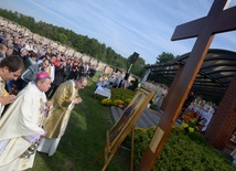 Na plac sanktuarium zostały wniesione wierne repliki symboli Światowych Dni Młodzieży