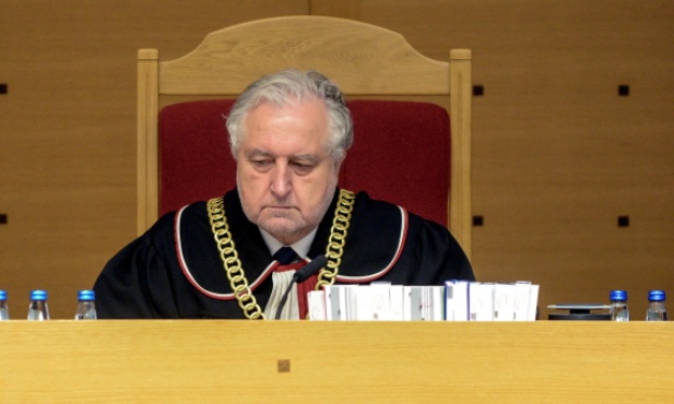 "Jako wierzący w państwie świeckim czuję się jak..."