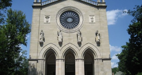 Parafia w cieniu Potockich