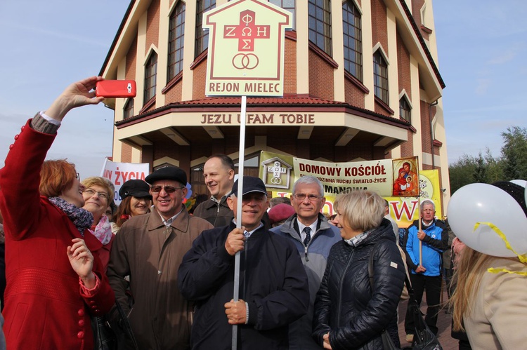 VII Diecezjalny Marsz dla Życia i Rodziny w Brzesku