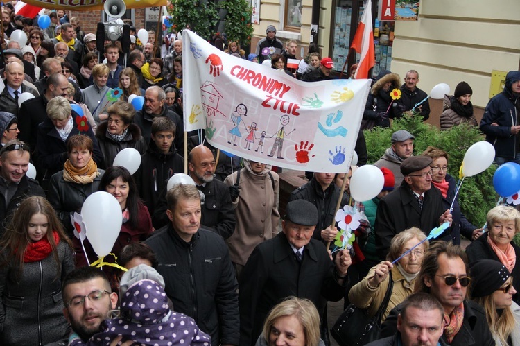 VII Diecezjalny Marsz dla Życia i Rodziny w Brzesku