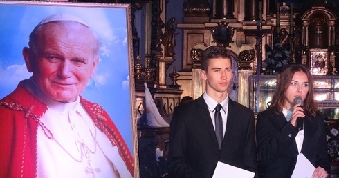 Pod skrzydłami fundacji