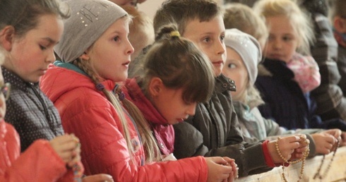 Różaniec z "Małym Gościem" w Bożejowicach