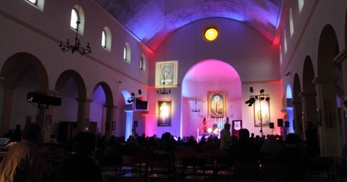 Zrzuć maskę w świątyni