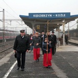 Różaniec na dworcu kolejowym