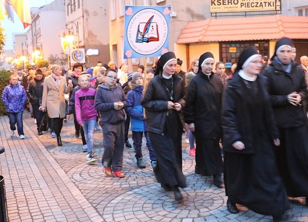 Mieszkańcy Trzebnicy kochają św. Jadwigę (2015)