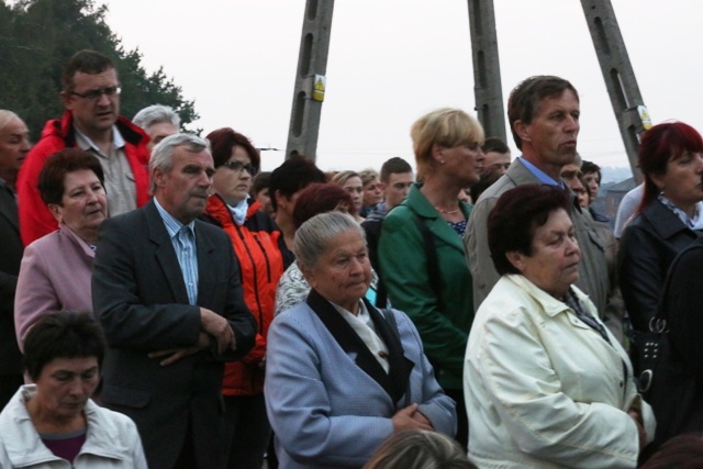 Jubileusz krzyża na wzgórzu w Starej Wsi