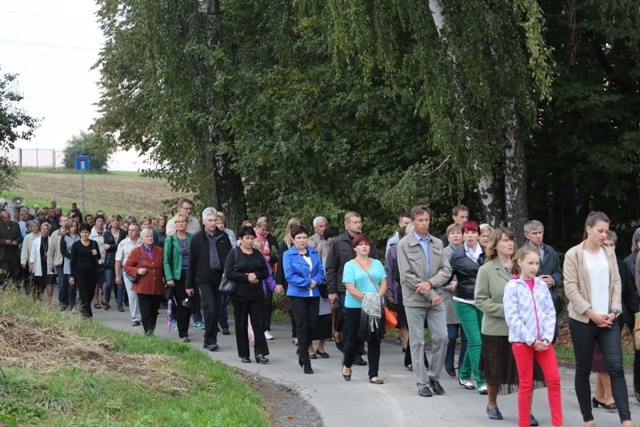 Jubileusz krzyża na wzgórzu w Starej Wsi