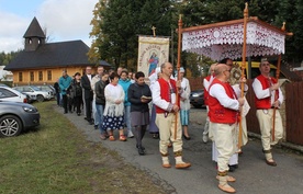 Procesja eucharystyczna podczas Sumy odpustowej na Stecówce