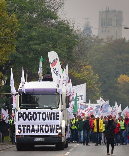 Demonstracja górniczych związków zawodowych, protestujących przeciwko niedotrzymaniu przez rząd porozumień katowickich 