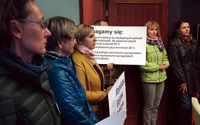 Protestujący w gabinecie marszałka województwa opolskiego