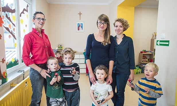 Na razie w warszawskim przedszkolu Lolek pod okiem cioć opiekunek uczą się  i bawią sami chłopcy