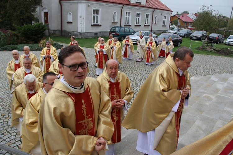 Konsekracja kościoła w Mielcu-Rzochowie