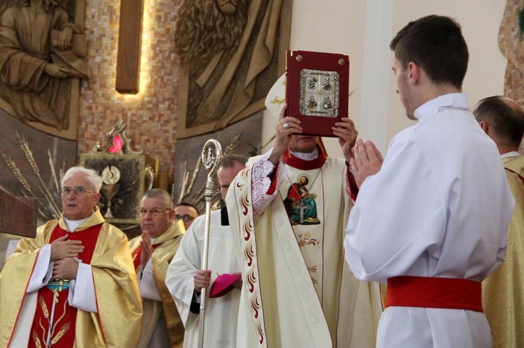 Konsekracja kościoła w Mielcu-Rzochowie