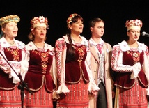 Artyści z Białorusi na scenie kęckiego domu kultury